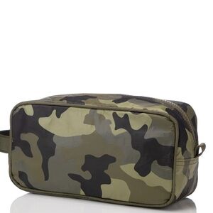 ALOHA Collection Green and Brown Toiletry Bags Durable Camouflage Design